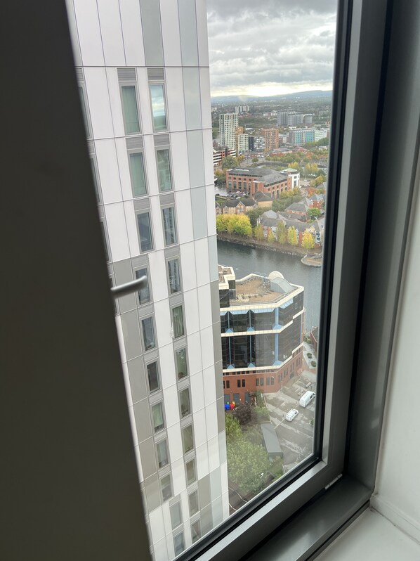 Interior - Immaculate 1-Bed Apartment on the 26th floor (Salford)