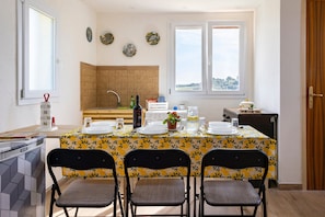 Coffee/tea maker, fridge, oven, stovetop - Vacation Home "La Mansarda Sul Verde" with 2 Private Terraces & Wi-Fi (Sciacca AG)