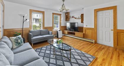 Cozy & Spacious 3Br home in Malden/ with free parking and windows AC