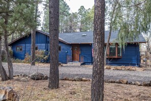 Exterior - Rainbow Lake Retreat w/Hot Tub & Sauna (Lakeside)