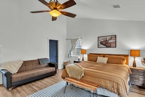 4 bedrooms, desk, WiFi, bed sheets - Rainbow Lake Retreat w/Hot Tub & Sauna (Lakeside)