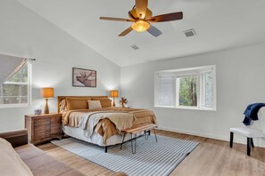 4 chambres, bureau, Wi-Fi, draps fournis