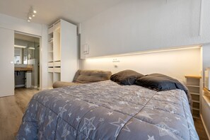 1 bedroom, free WiFi, bed sheets