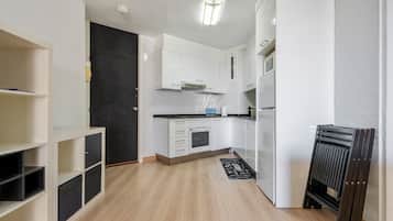 Refrigerador, microondas, horno, placa de cocina