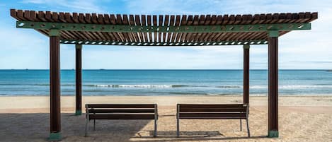 Una spiaggia nelle vicinanze