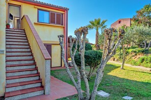 Exterior - Holiday Home 'Residenza La Perla' with Air Conditioning (San Teodoro)