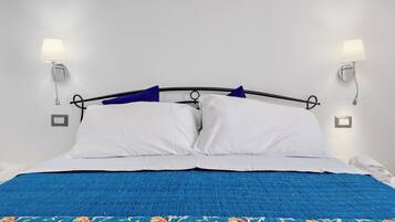 1 bedroom, bed sheets