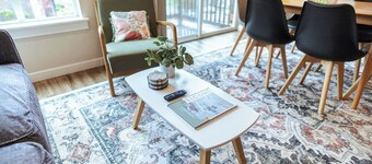 Modern + Bright South Salem Townhouse with King Bed + Game Room