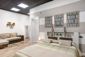 Free WiFi, bed sheets, wheelchair access