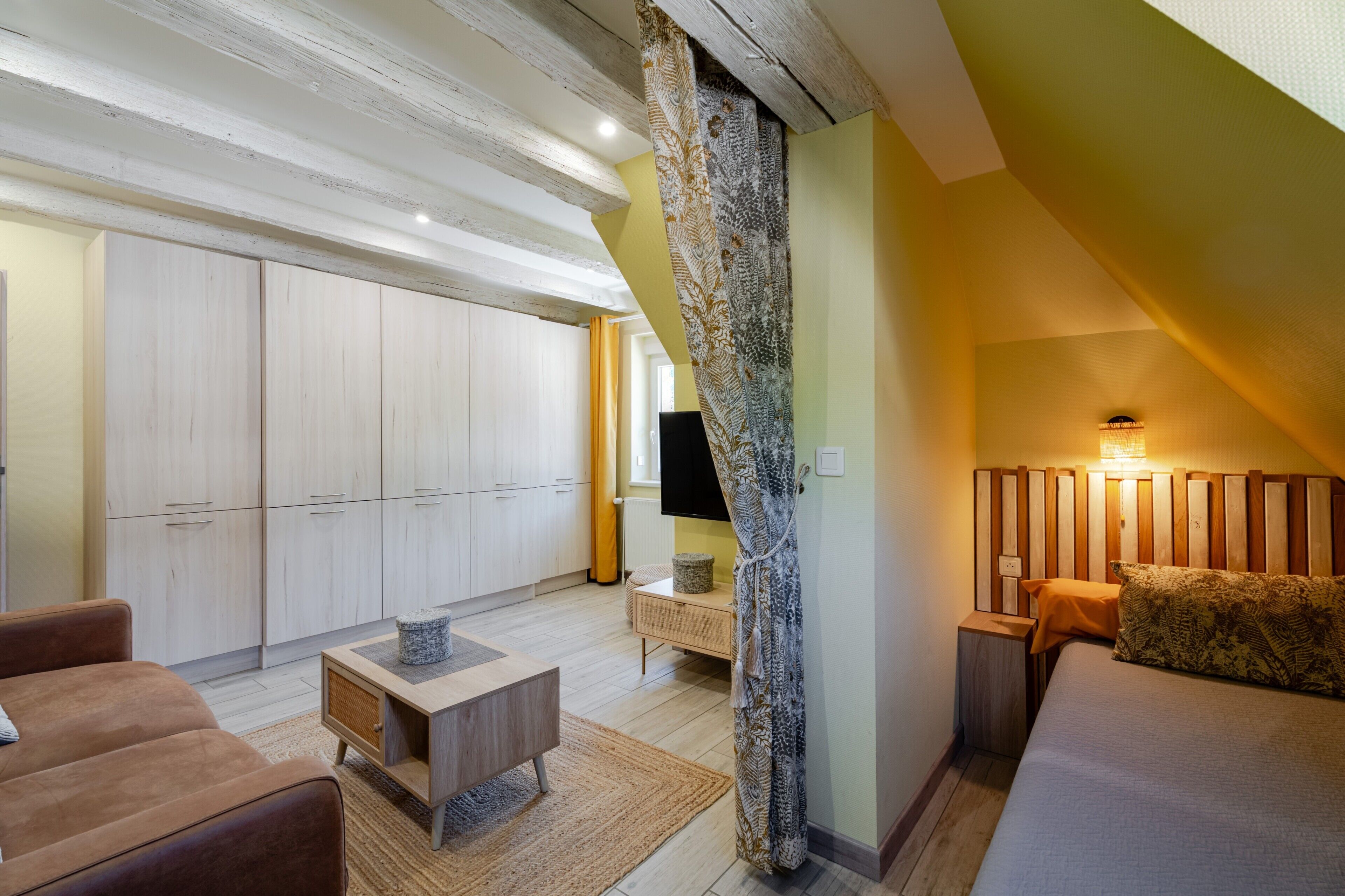 2 bedrooms, iron/ironing board, free WiFi