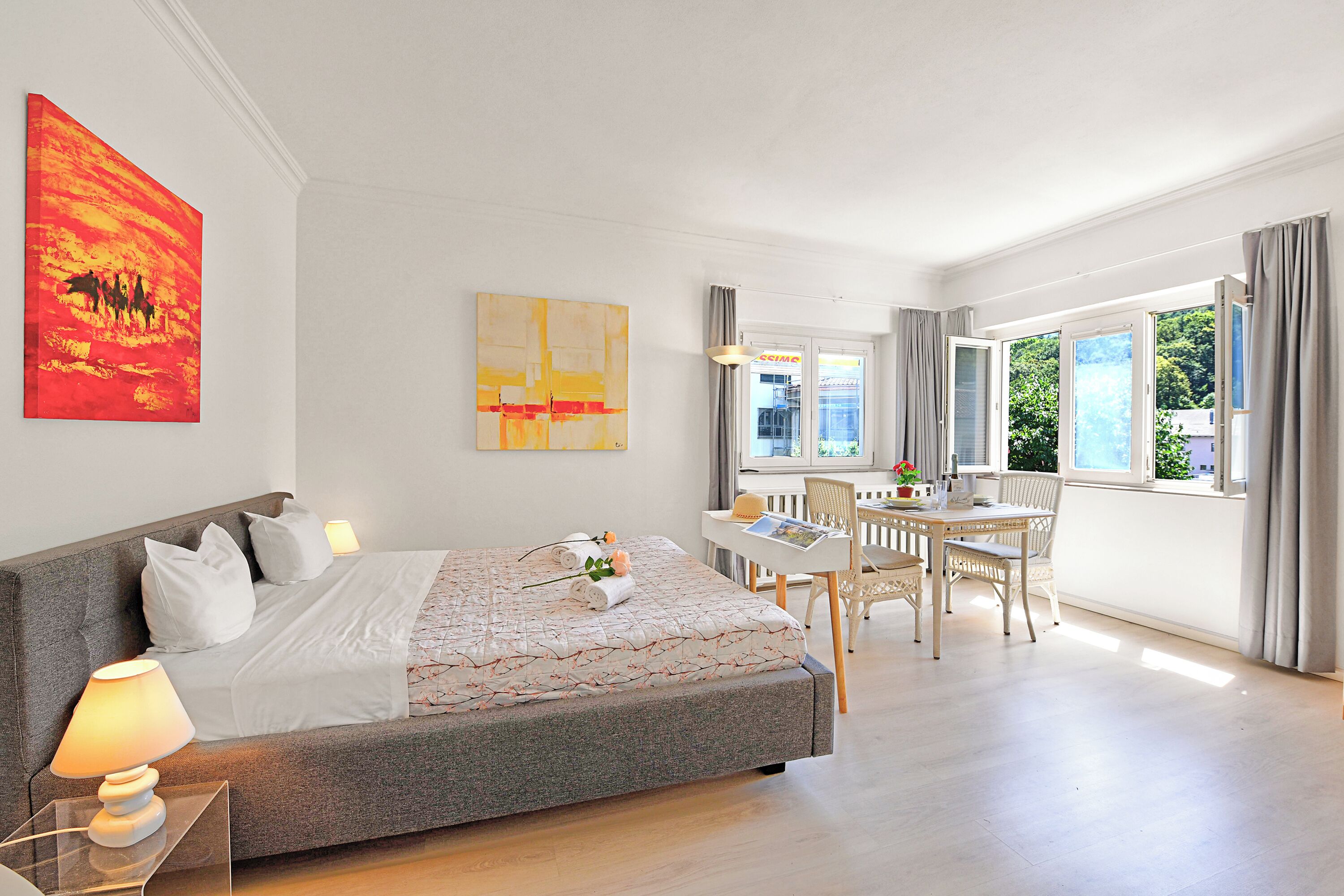 Free WiFi, bed sheets