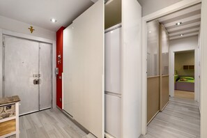Interior - 'Perla Marina Savona' Apartment with Sea View, Wi-Fi, and Air Conditioning (Savona)