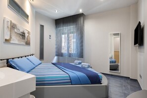 2 bedrooms, iron/ironing board, free WiFi, bed sheets - 'Perla Marina Savona' Apartment with Sea View, Wi-Fi, and Air Conditioning (Savona)