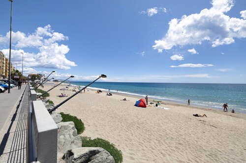 Perla Marina Savona Apartment with Sea View, Wi-Fi and Air Conditioning