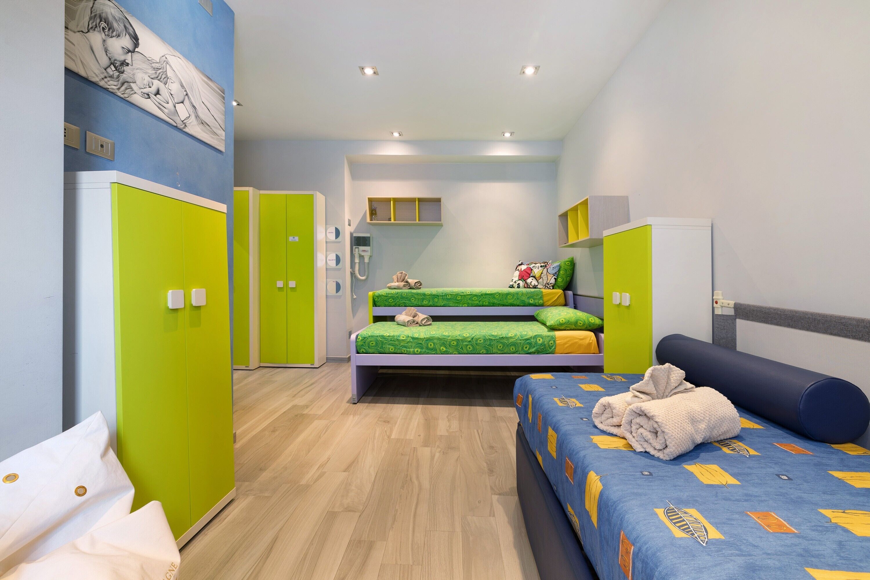 2 habitaciones, tabla de planchar con plancha y wifi gratis 