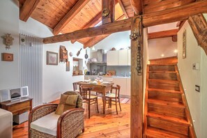 Interior - Romito Lodge Apartment Mountain Retreat, Cesana Torinese, Italy (Cesana Torinese)