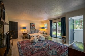 3 室のベッドルーム、アイロン / アイロン台、WiFi、ベッドシーツ