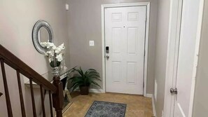Interior - Room in Upper Marlboro - Long term booking only. Minimum stay 28 nights. (Upper Marlboro)