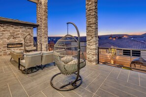 Terrace/patio - Scenic Sunvilla Monthly Home| Private Pool, Hot Tub, Basketball Court (Hurricane)