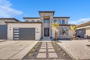 Exterior - Scenic Sunvilla Monthly Home| Private Pool, Hot Tub, Basketball Court (Hurricane)
