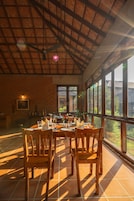 Lily Pad 5 Bedroom | Dining room