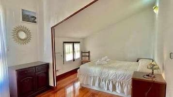2 bedrooms, iron/ironing board, travel cot, bed sheets