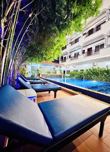 Golden Bakong Boutique