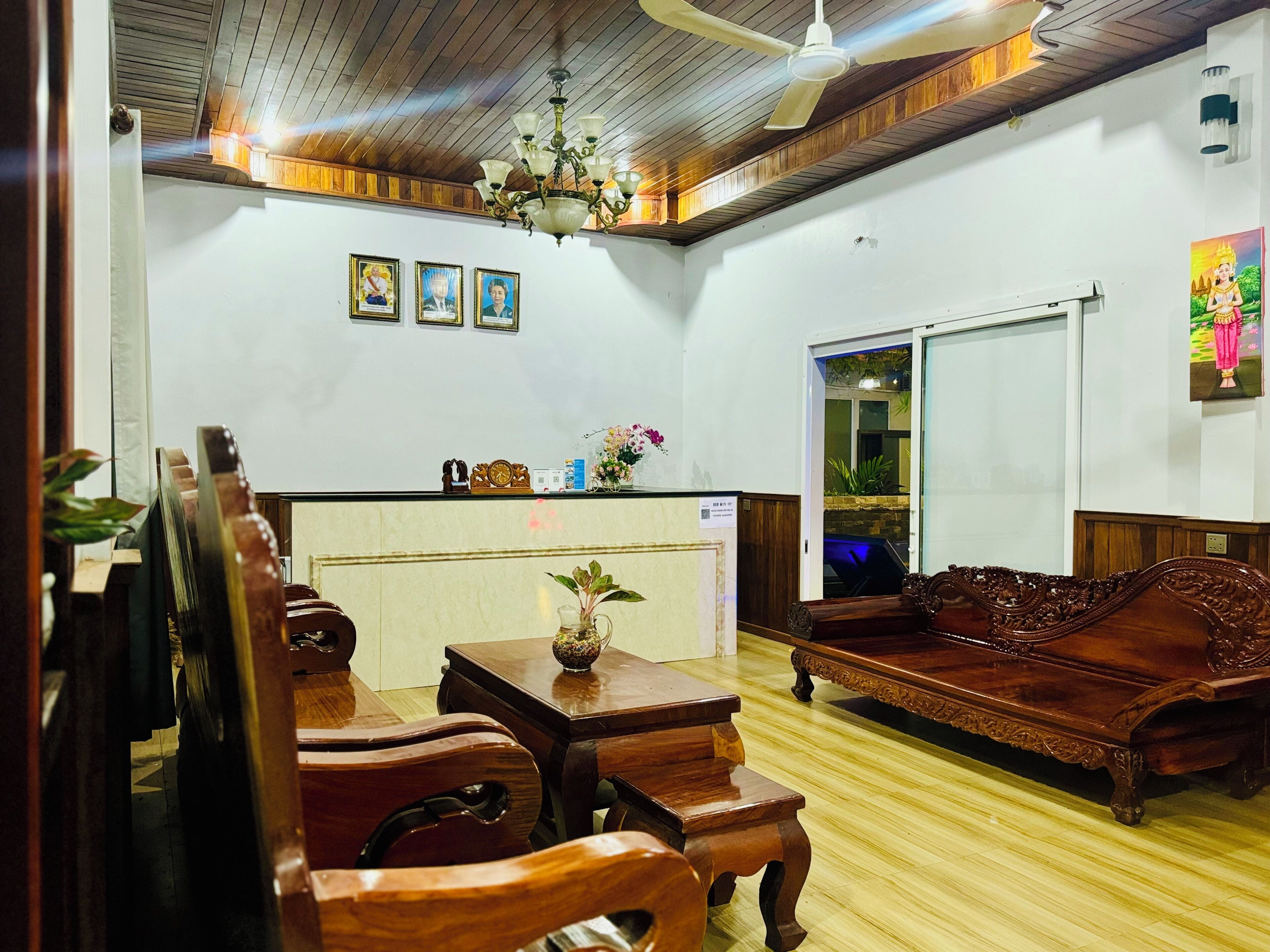 Foto - Golden Bakong Boutique