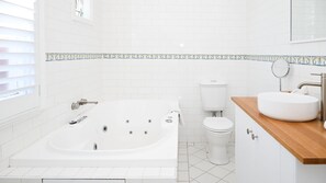 Shower, jetted bath, hair dryer