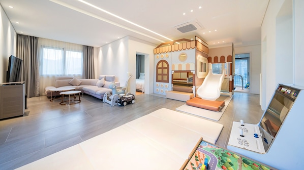 Basic Room, 2 Bedrooms (PINE2) | 1 bedroom, WiFi (free)