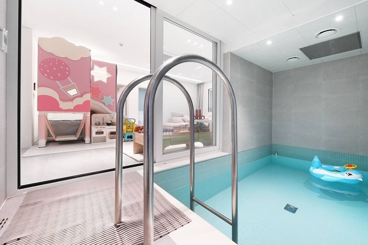 Basic Room, 2 Bedrooms (PINE1) | 1 bedroom, free WiFi