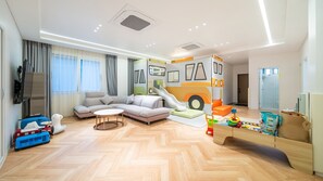 Basic Room, 3 Bedrooms (TREE3) | 1 bedroom, free WiFi - Gapyeong Pinetree Kids Pool Villa (Gapyeong)