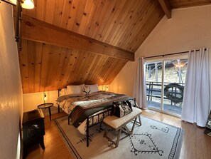 5 habitaciones, tabla de planchar con plancha, wifi y ropa de cama 