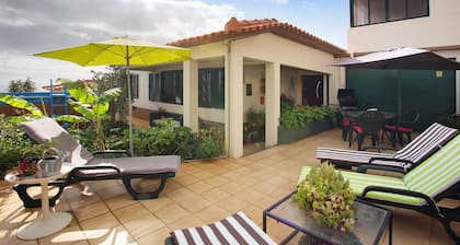 Villa 'Suites Pinto Coelho' with Sea View, Private Pool and Wi-Fi