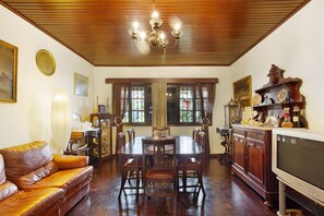 Interior - Villa 'Suites Pinto Coelho' with Sea View, Private Pool and Wi-Fi (Caniço)