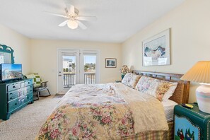 4 bedrooms, WiFi - "Almost Heaven" Is a 4 Bedroom, 3 Bathroom Home with a Community Pool! (Holden Beach)