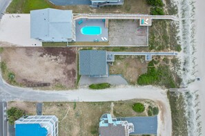 Exterior - "Rocking P" 2 Bedroom, 1 Bathroom, Pet Friendly and Oceanfront (Holden Beach)