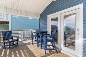 Outdoor dining - "Kiki Hut" Second Row, 4 Bedroom, 2 Bathroom Home (Holden Beach)