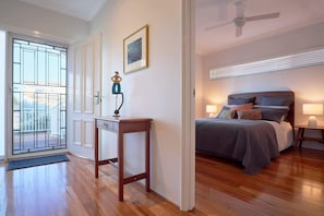 5 Schlafzimmer, Bügeleisen/Bügelbrett, WLAN, Bettwäsche