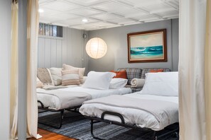 3 slaapkamers, een bureau, een strijkplank/strijkijzer, wifi