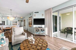 TV, offices - The Crescent 216 (Miramar Beach)