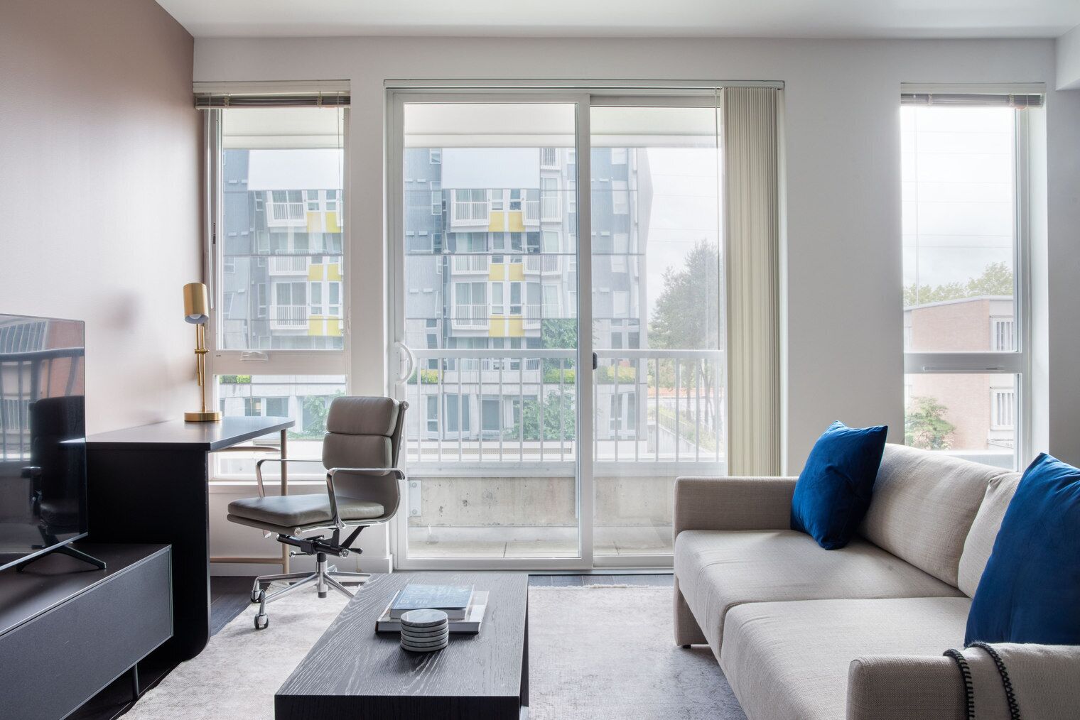 テレビ、ステレオ