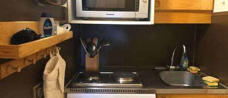 Fridge, microwave, dishwasher, toaster