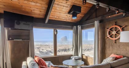 The Black Pearl-Oceanfront, pirate home in the sand. Dog OK!