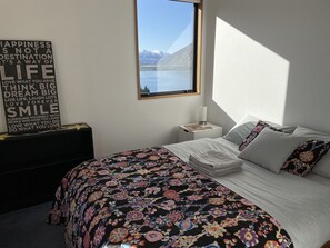 4 bedrooms, WiFi, bed sheets