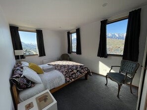 4 bedrooms, WiFi, bed sheets