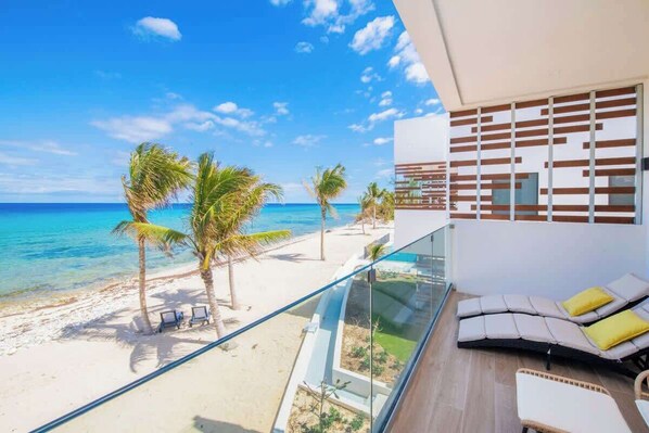 Property grounds - Silver Reef #2 - 2 BR LUXE Oceanfront & Pool (Old Man Bay)