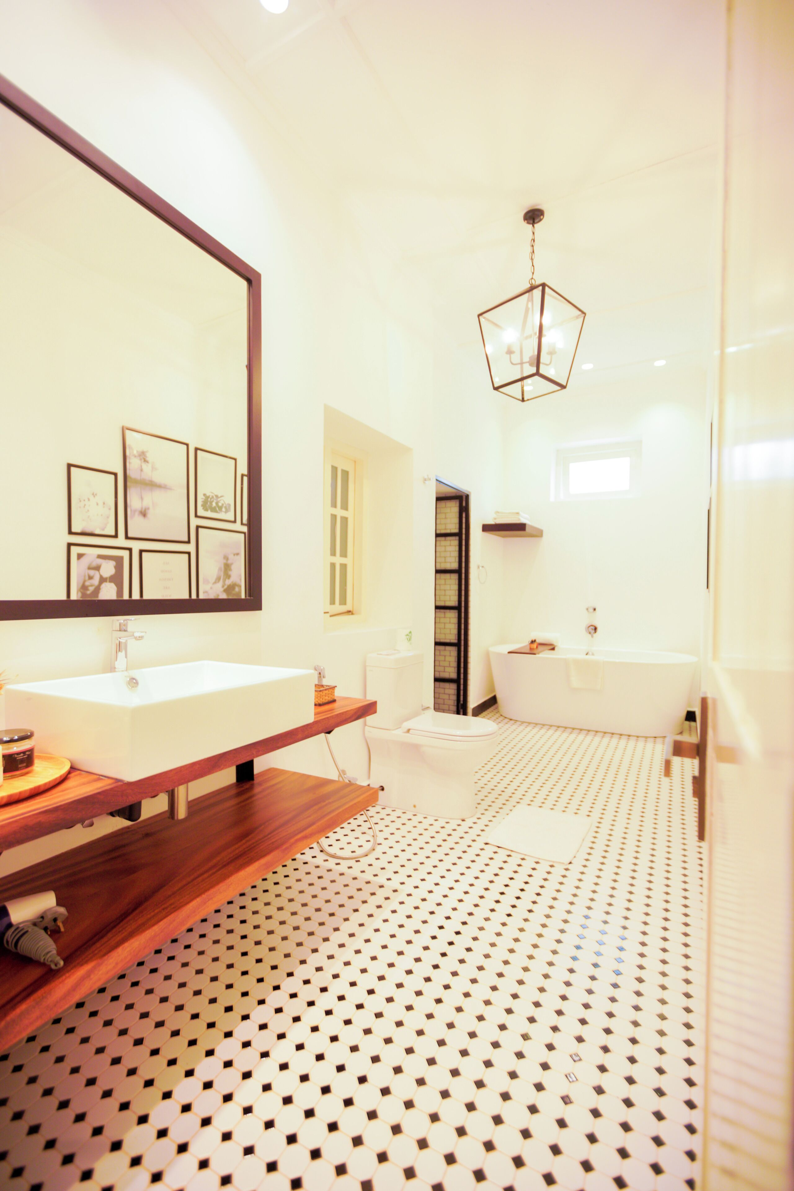 Family Suite | Bathroom | Eco-friendly toiletries, hair dryer, bathrobes, slippers