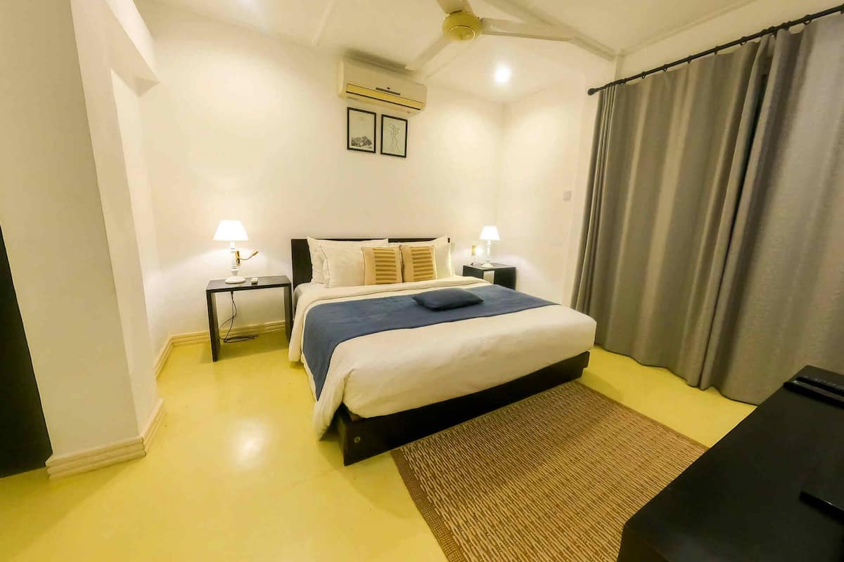 Habitació estàndard | Cobrellits, matalassos amb encoixinament addicional i minibar