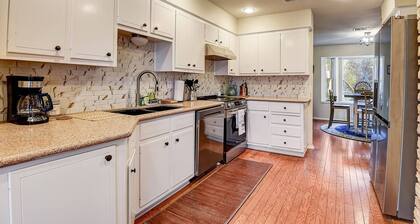 Close to Historic Georgetown, Family Friendly, Large Porch